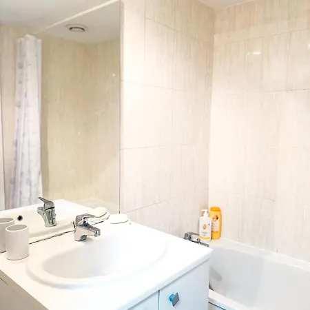 Elegant - Hypercentre Apartman *